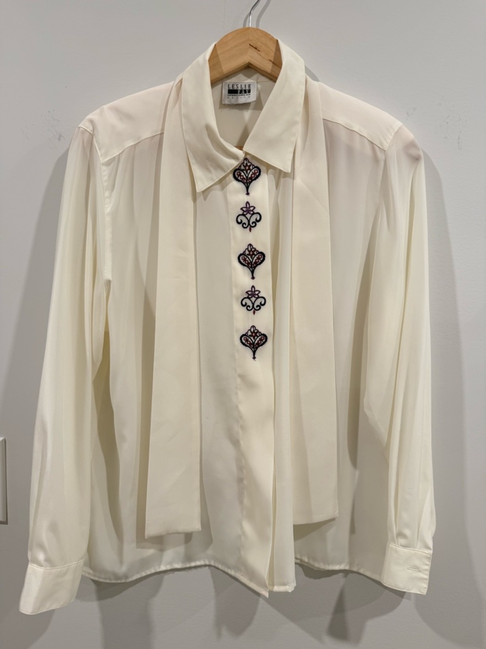 Leslie Fay Ivory Blouse with Embroidered Accents